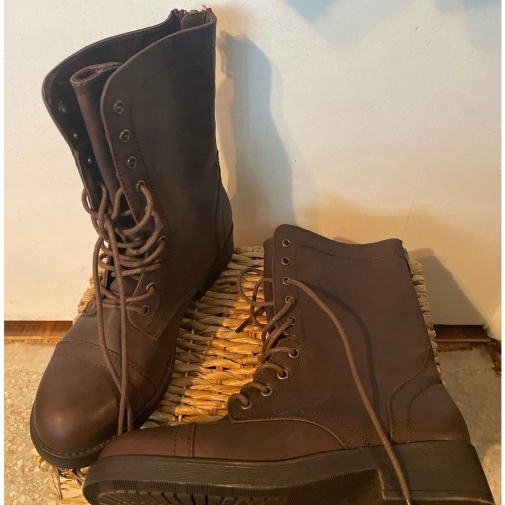 Never worn brown leather boots